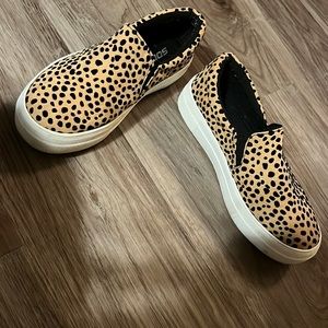Brand soda, size 6, brown with black polka dot’s